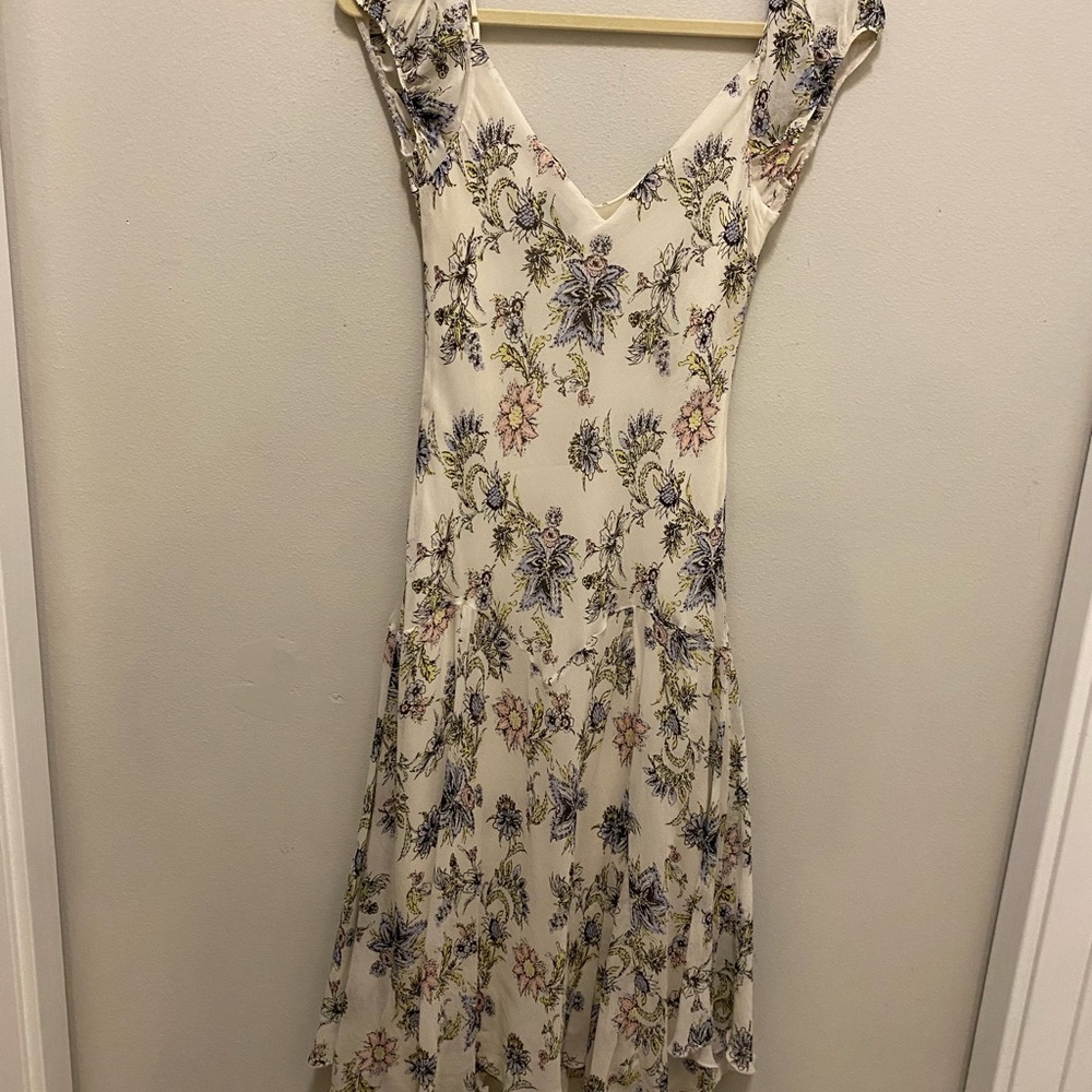 Stunning MaxandCleo Flowing beige dress size small. Flowing very stylish - Picture 8 of 13